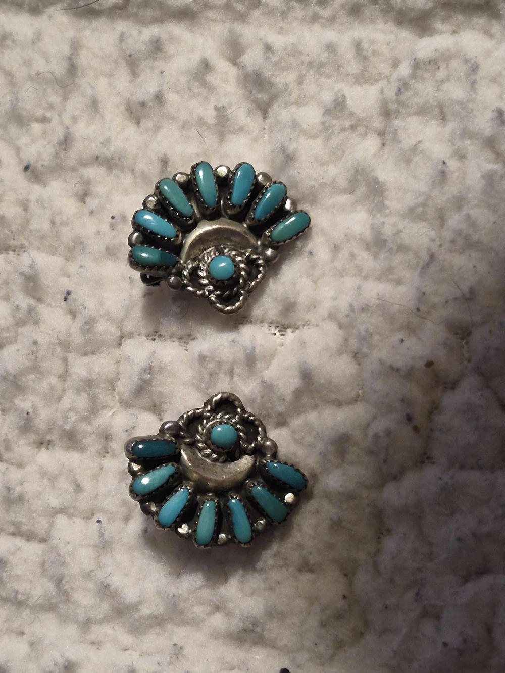 Vintage Bill & Lou Laweka Zuni Sterling Turquoise Earrings - Picture 4 of 6